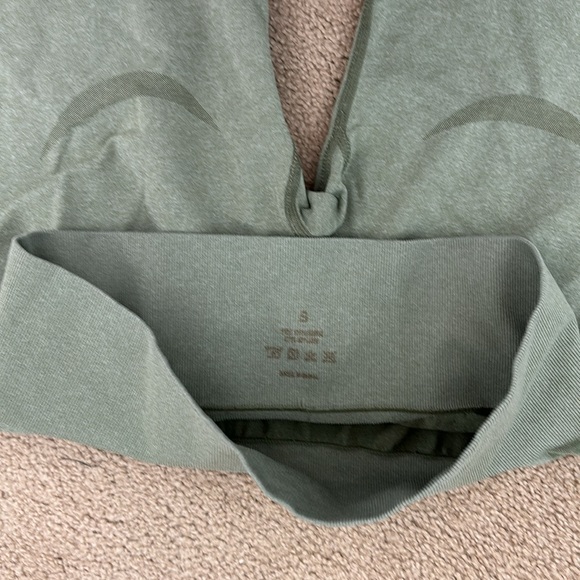 NVGTN - Meadow Contour Seamless Shorts - Picture 3 of 3